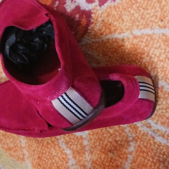 Burberry Red Suede loafers - Picture 5 of 7